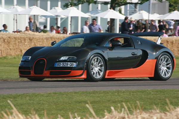 800px-Bugatti_Veyron_16.4_Super_Sport_-_Flickr_-_Supermac1961