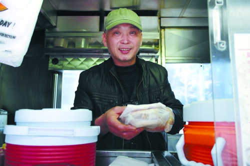 纽约卖肉夹馍的洛阳大叔将开1000平米火锅店（转）