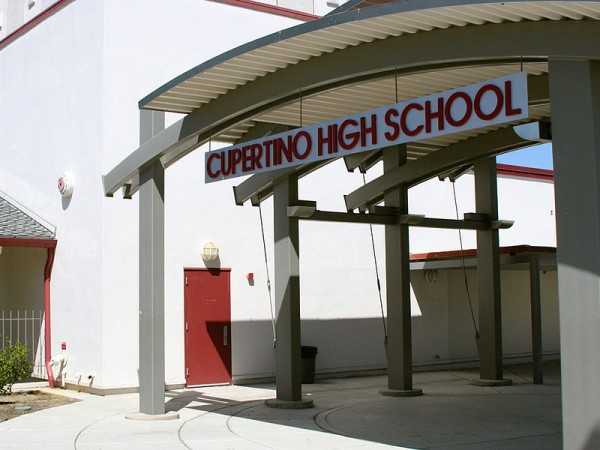 800px-Cupertino_High_School_entrance