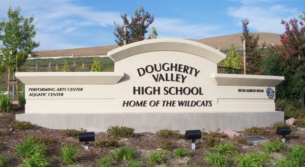 Dougherty_Valley_High_School_sign
