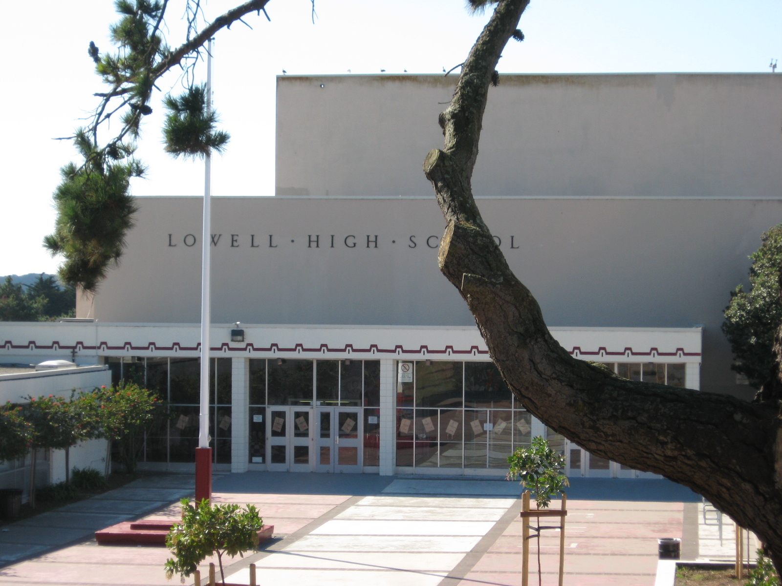 Top 100 Best High Schools 2013 – Lowell High School – Newsweek – 66/100