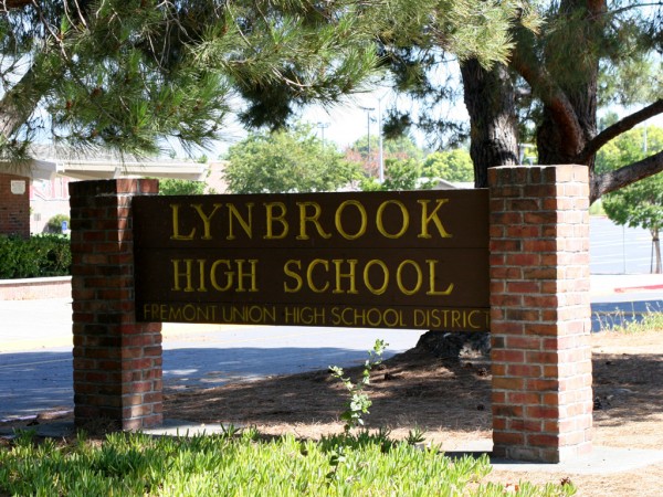 Lynbrook_High_School_billboard