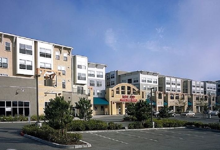 BROE REAL ESTATE GROUP ACQUIRES OCEANVIEW VILLAGE SHOPPING CENTER