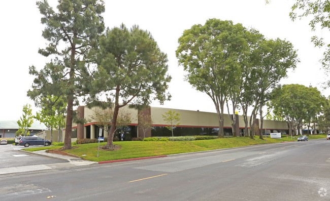 678-686 S Hillview Dr – Hillview Center Milpitas, CA 95035; industrial for Sale; in Santa Clara County; 14/26