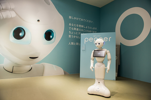 法、日聯手！第一代可以買回家的人形機器人 Pepper 到底是怎麼生出來的？