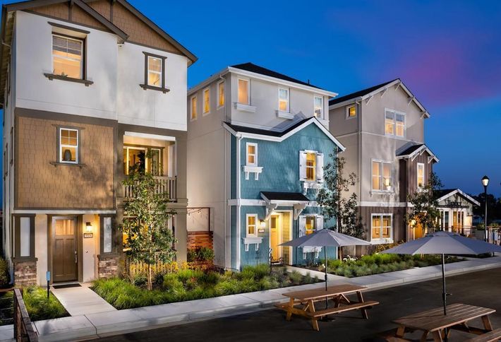 NEW COMMUNITY TOPS IN BAY AREA HOME DESIGN