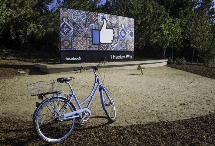 FACEBOOK PLANS TO BUILD 1,500 APARTMENTS IN OVERPOPULATED SILICON VALLEY