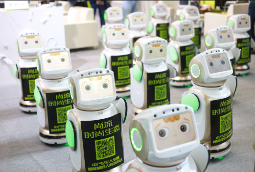机器人无处不在 世界各国智慧机场什么样？