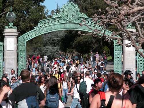 加州大学（UC）考虑巨幅增收外州生学费：5年增长8000美元至7万美元