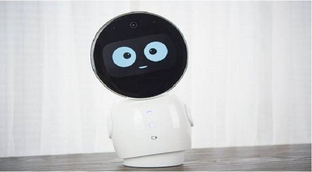 2018年家庭服务机器人十大品牌–小忆陪伴机器人（10/10）
